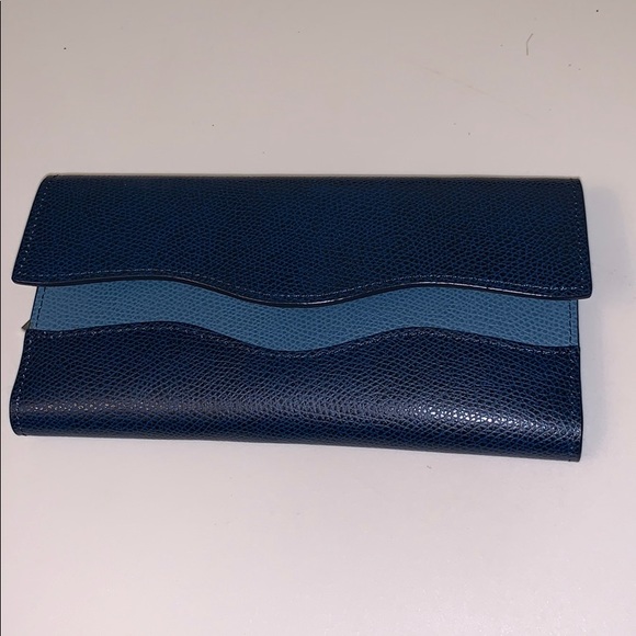 Halogen Wave Wallet-NWOT - Picture 1 of 4
